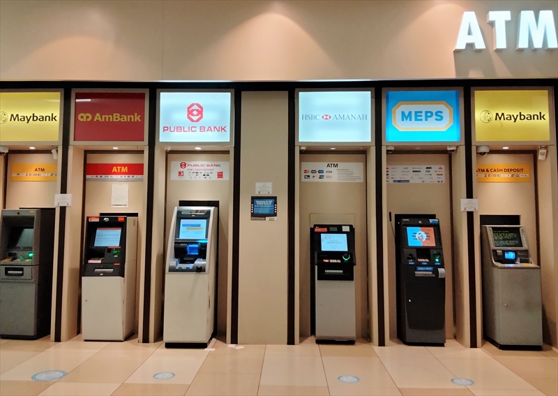 マレーシア　銀行　ATM